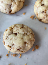 Load image into Gallery viewer, Toffee Shortbread Meltaways - 1 dozen
